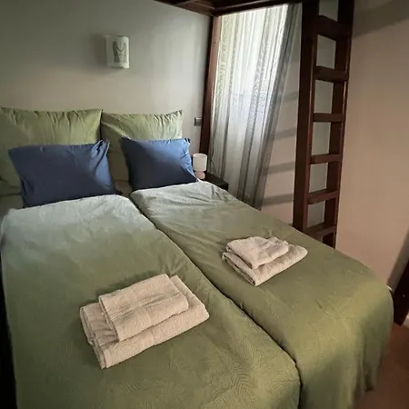 Under The Castle בודפשט